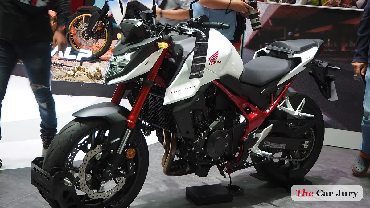 Honda Cb750 Hornet press image